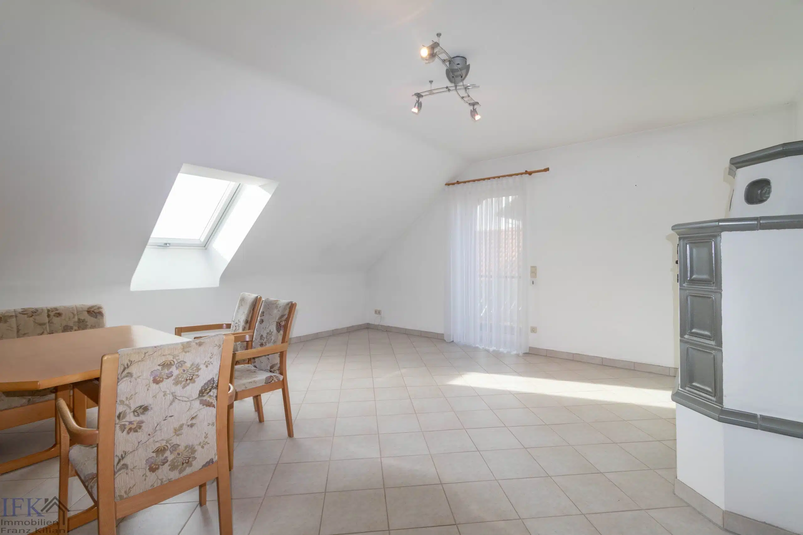 DG Wohnzimmer - Hier brauchen Sie keinen TV! Zweifamilienhaus in Hohenpeißenberg mit Panoramablick!!