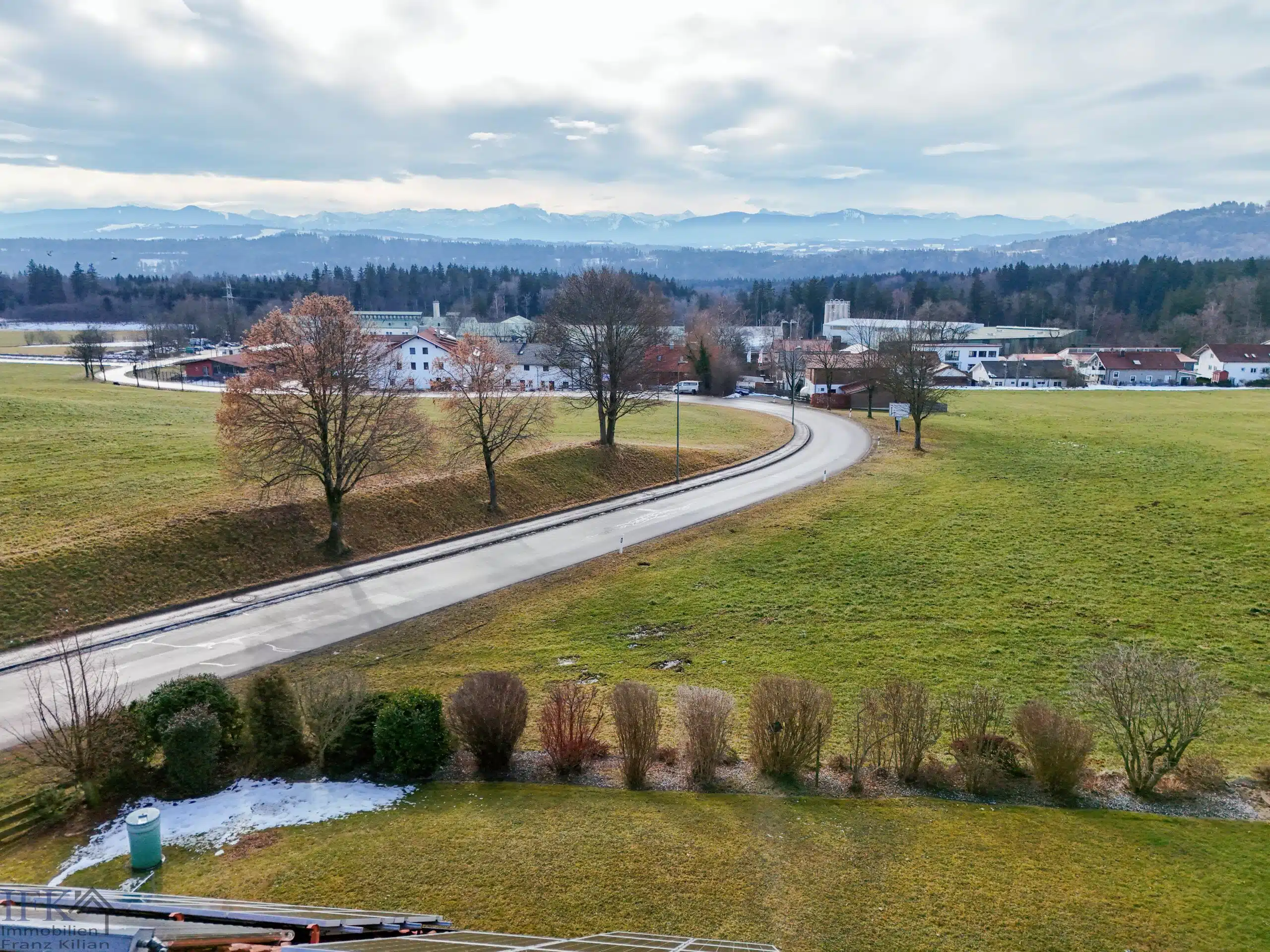 Ausblick - Hier brauchen Sie keinen TV! Zweifamilienhaus in Hohenpeißenberg mit Panoramablick!!