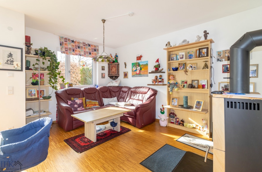 Moderne Doppelhaushälfte mit wertiger Ausstattung in Wielenbach - Wohnbereich (42341)