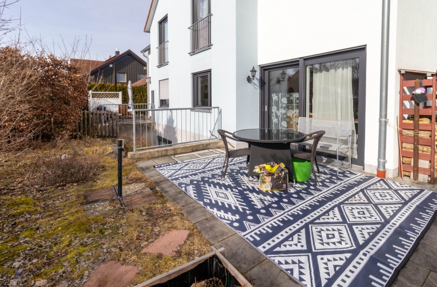 Moderne Doppelhaushälfte mit wertiger Ausstattung in Wielenbach - Terrasse (42334)