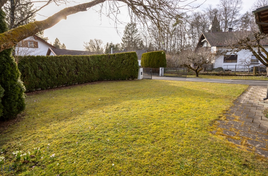 Charmantes Zweifamilienhaus in attraktiver Wohnlage in Seeshaupt - Garten (40284)