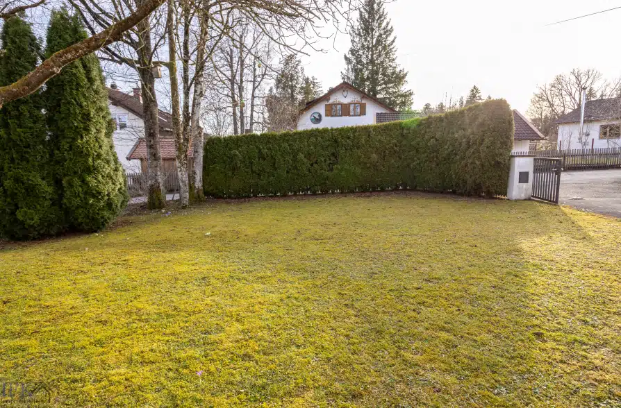 Charmantes Zweifamilienhaus in attraktiver Wohnlage in Seeshaupt - Garten (40283)