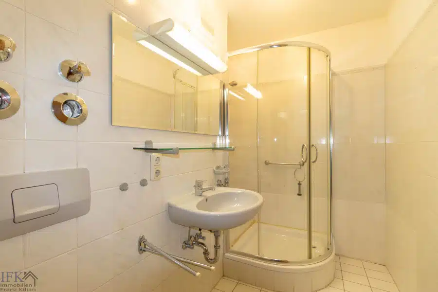 Bad - Wohnen wie im Haus! Maisonettewohnung mit eigenem Garten in Weilheim!