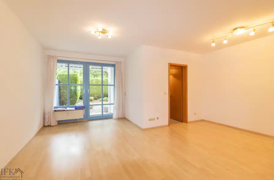 Wohnen wie im Haus! Maisonettewohnung mit eigenem Garten in Weilheim!, 82362 Weilheim in Oberbayern, Erdgeschosswohnung