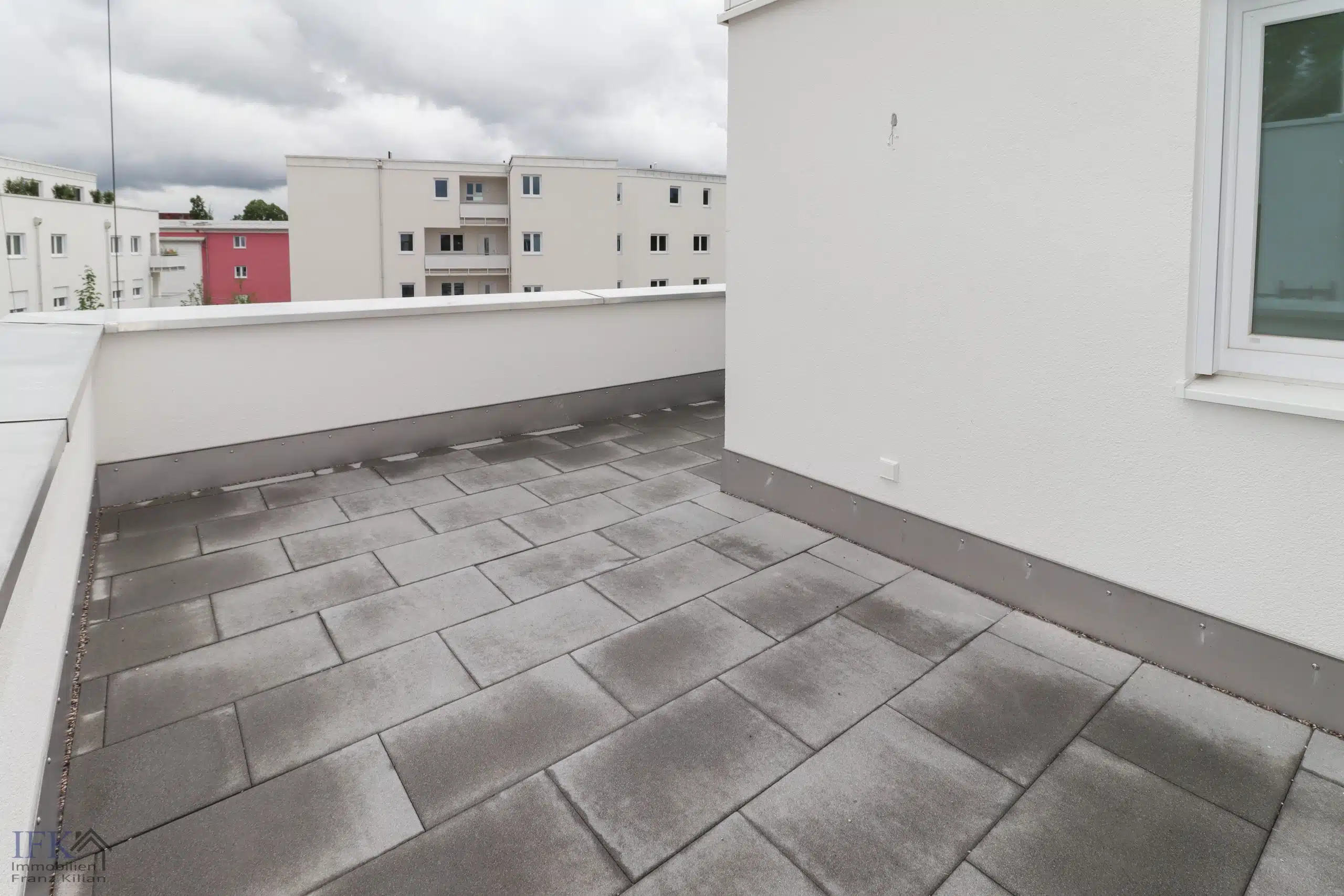 Dachterrasse - Sonnige Penthouse-Wohnung mit Blick auf die Ammer in Weilheim