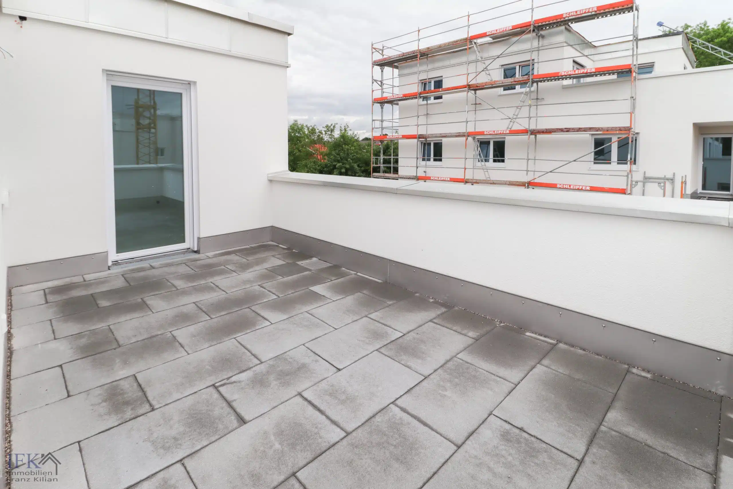 Dachterrasse - Sonnige Penthouse-Wohnung mit Blick auf die Ammer in Weilheim
