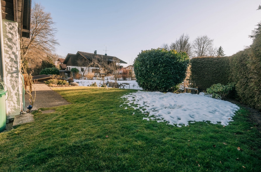 2 für 1 in Tutzing! Einfamilienhaus mit separatem Einlieger-Bungalow - Garten (41387)