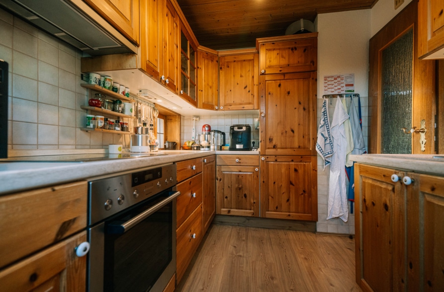 2 für 1 in Tutzing! Einfamilienhaus mit separatem Einlieger-Bungalow - Küche EG (41391)