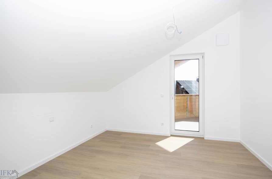 Modern und Energieeffizient. Neubau Dachgeschosswohnung in Bahnhofsnähe in Huglfing! - Schlafzimmer 1 (40478)