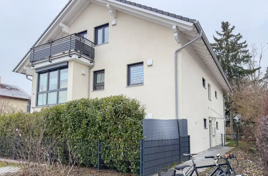 Neuwertiges, modernes 5-Familienhaus in bevorzugter Wohnlage zur Kapitalanlage - Eingangsbereich (37819)