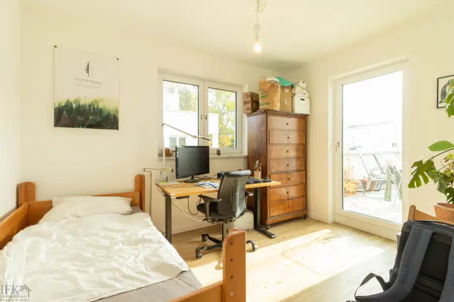 Schlafzimmer 2 - Sonnige Penthouse-Wohnung mit Blick auf die Ammer in Weilheim