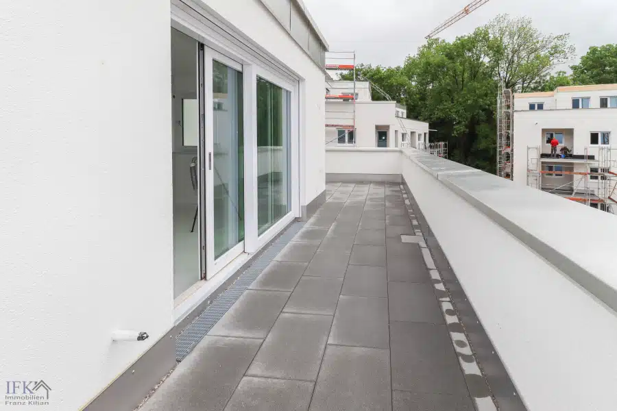 Dachterrasse - Sonnige Penthouse-Wohnung mit Blick auf die Ammer in Weilheim