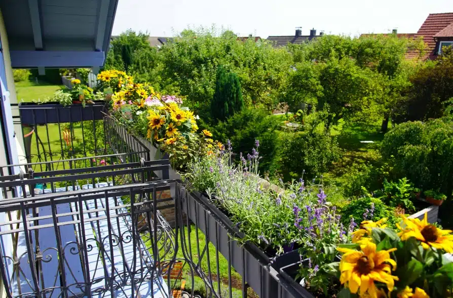 Schöner Wohnen in Peißenberg Wörth! Mediterranes Einfamilienhaus mit hochwertiger Ausstattung! - Balkon Sommer (40194)