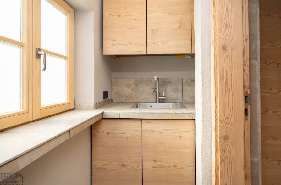 Schöner Wohnen in Peißenberg Wörth! Mediterranes Einfamilienhaus mit hochwertiger Ausstattung! - Hobby- bzw. Arbeitsbereich Küche (40191)