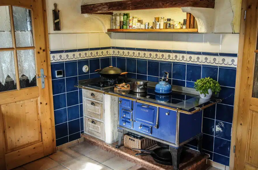 Schöner Wohnen in Peißenberg Wörth! Mediterranes Einfamilienhaus mit hochwertiger Ausstattung! - Alter Ofen moderneste Technik! (1 von 1) (40174)