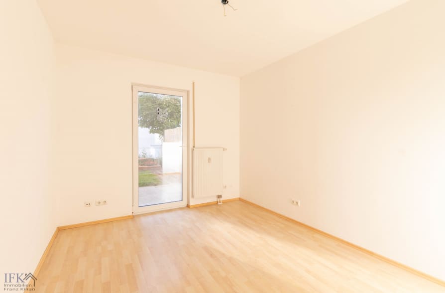 Schöne 3-Zimmer-Garten-Wohnung in zentraler Stadtlage von Weilheim - Schlafzimmer 1 (36040)