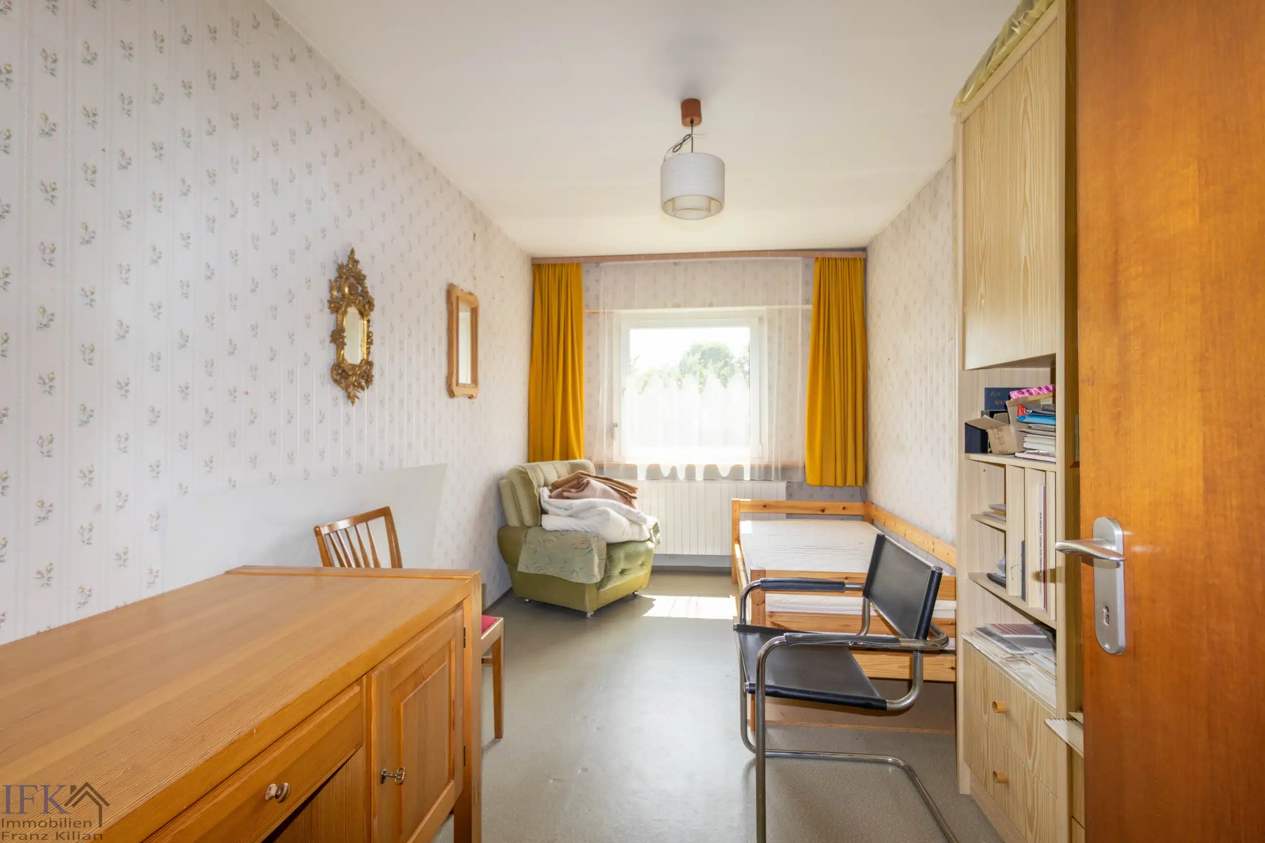 Kinderzimmer 2 - Renovierungsbedürftiges Doppelhaus sucht Prinzen zum Wachküssen!