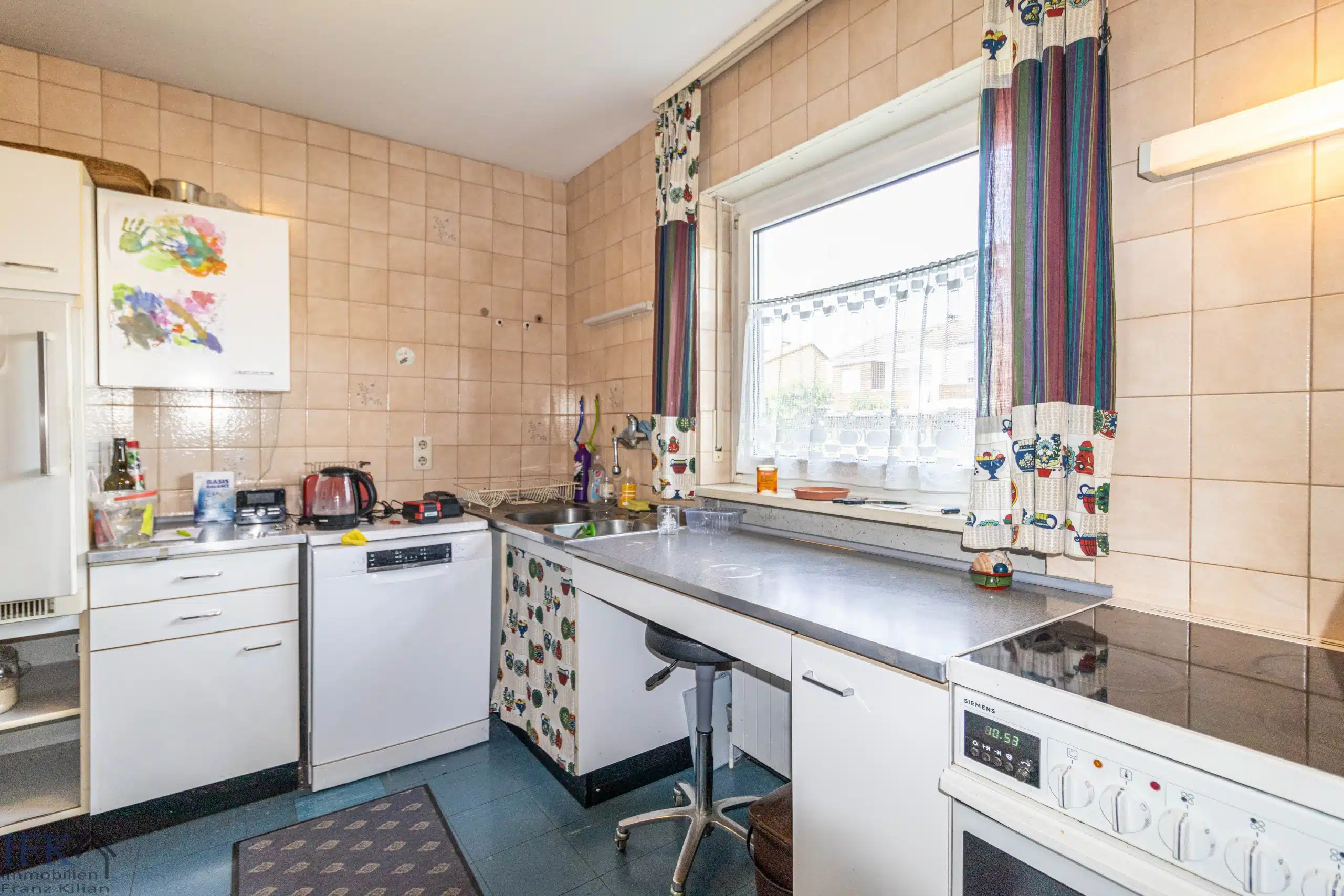 Küche - Renovierungsbedürftiges Doppelhaus sucht Prinzen zum Wachküssen!