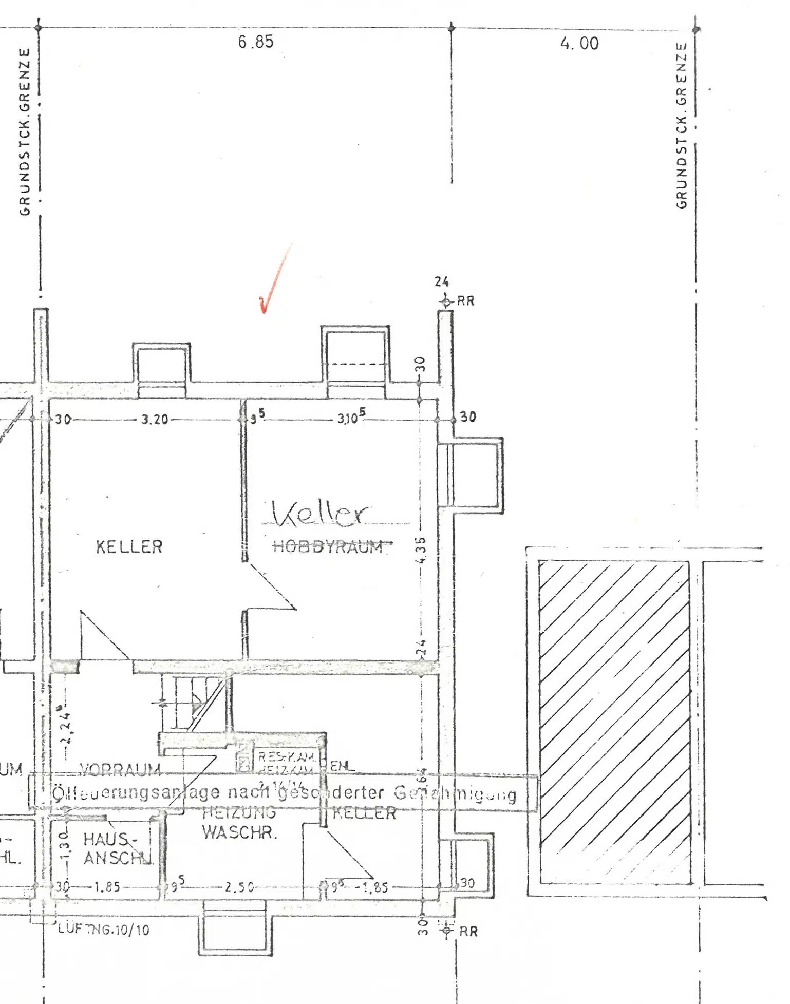 Grundriss KG - Renovierungsbedürftiges Doppelhaus sucht Prinzen zum Wachküssen!