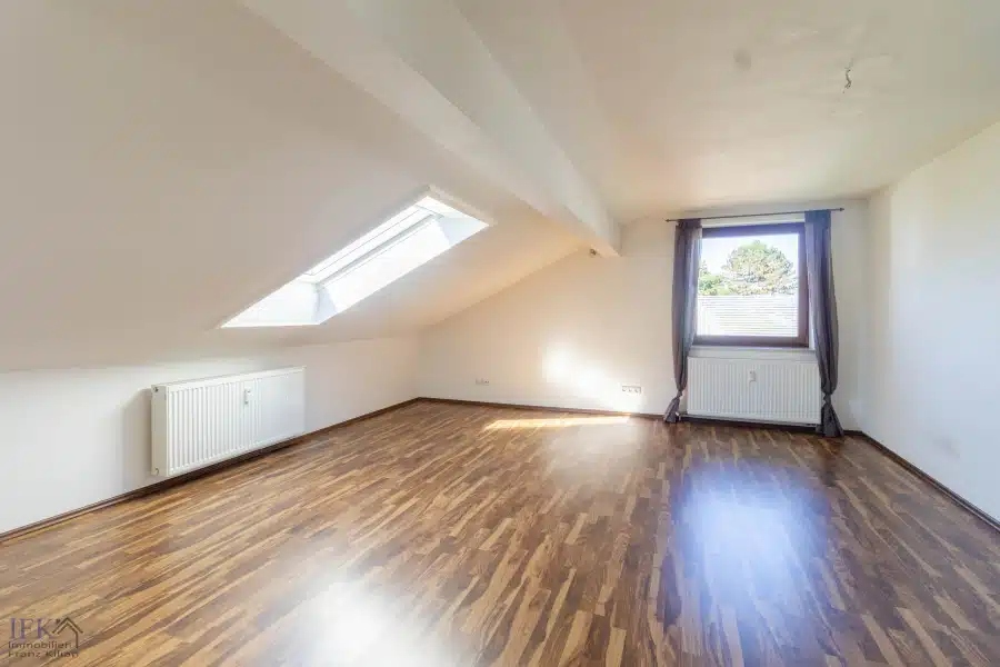 DG Wohnzimmer - Großes, befristet vermietetes 3-Familienhaus in Bestlage von Weilheim