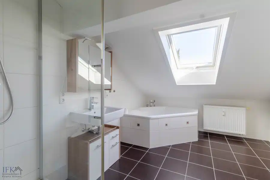 DG Bad - Großes, befristet vermietetes 3-Familienhaus in Bestlage von Weilheim