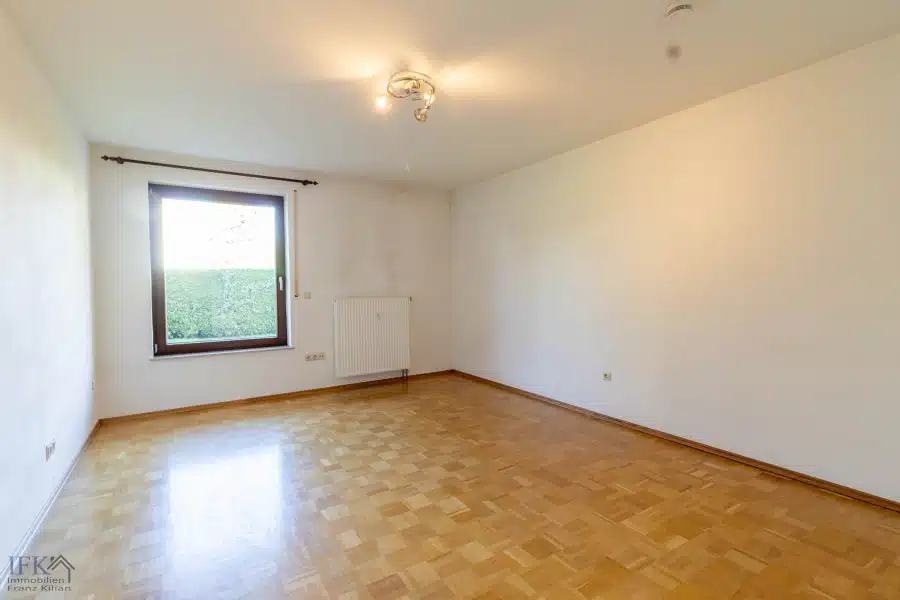 EG Kinderzimmer - Großes, befristet vermietetes 3-Familienhaus in Bestlage von Weilheim