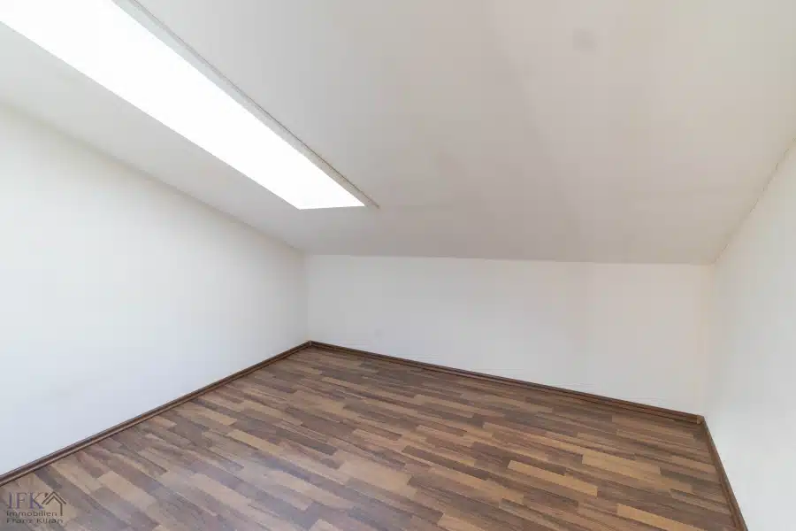 DG Büro - Großes, befristet vermietetes 3-Familienhaus in Bestlage von Weilheim