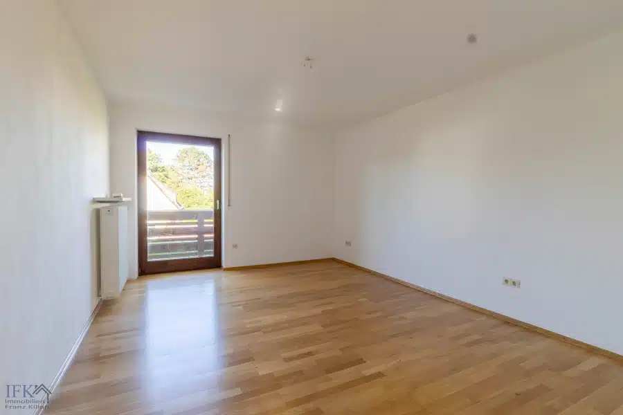 OG Kinderzimmer - Großes, befristet vermietetes 3-Familienhaus in Bestlage von Weilheim