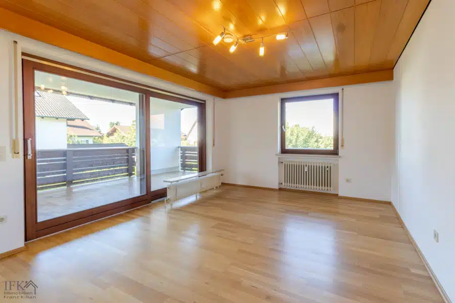 OG Schlafzimmer - Großes, befristet vermietetes 3-Familienhaus in Bestlage von Weilheim