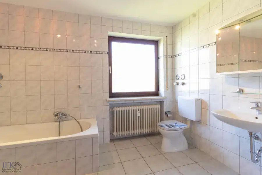 OG Bad - Großes, befristet vermietetes 3-Familienhaus in Bestlage von Weilheim