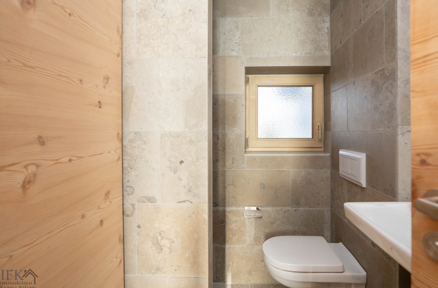 Schöner Wohnen in Peißenberg Wörth! Mediterranes Einfamilienhaus mit hochwertiger Ausstattung! - Hobby- bzw. Arbeitsbereich Bad (41181)