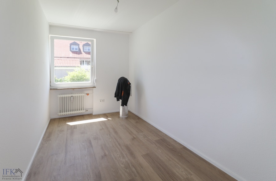 Frisch renovierte 4-Zimmer-Wohnung im Herzen von Weilheim - Zimmer 3 (37108)