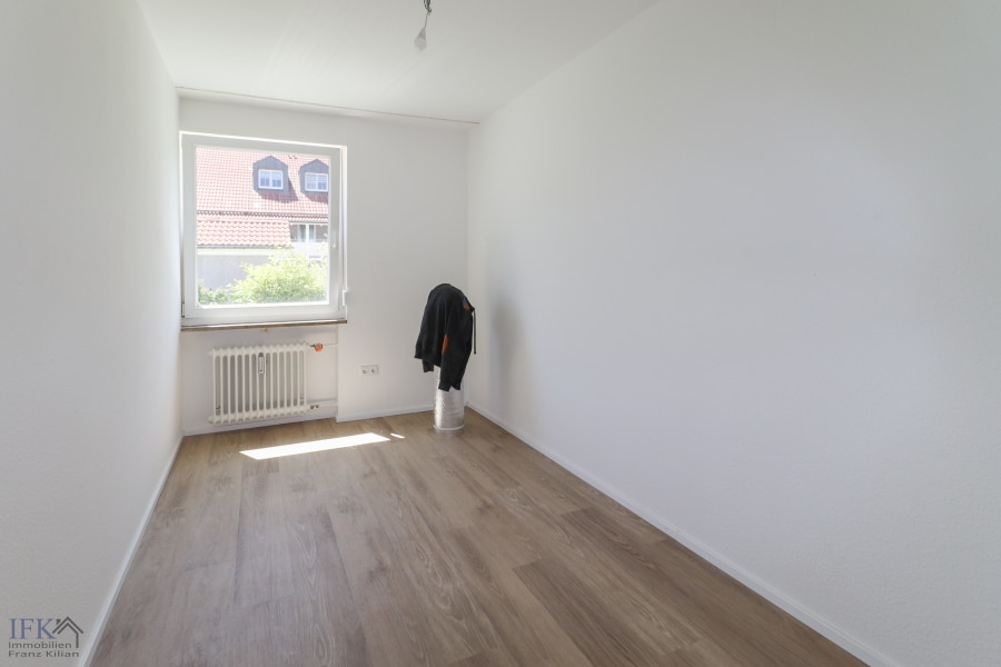 Zimmer 3 - Frisch renovierte 4-Zimmer-Wohnung im Herzen von Weilheim