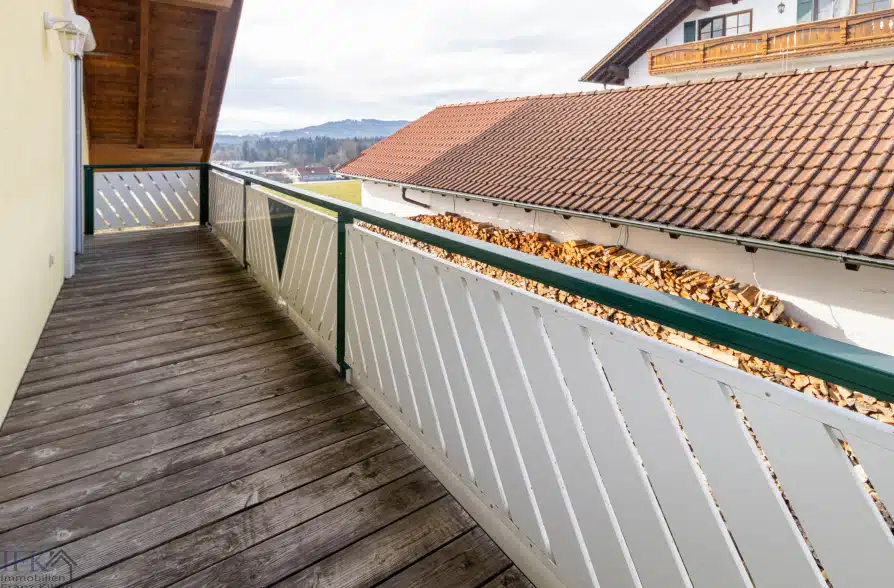 Hier brauchen Sie keinen TV! Zweifamilienhaus in Hohenpeißenberg mit Panoramablick!! - Balkon (38616)