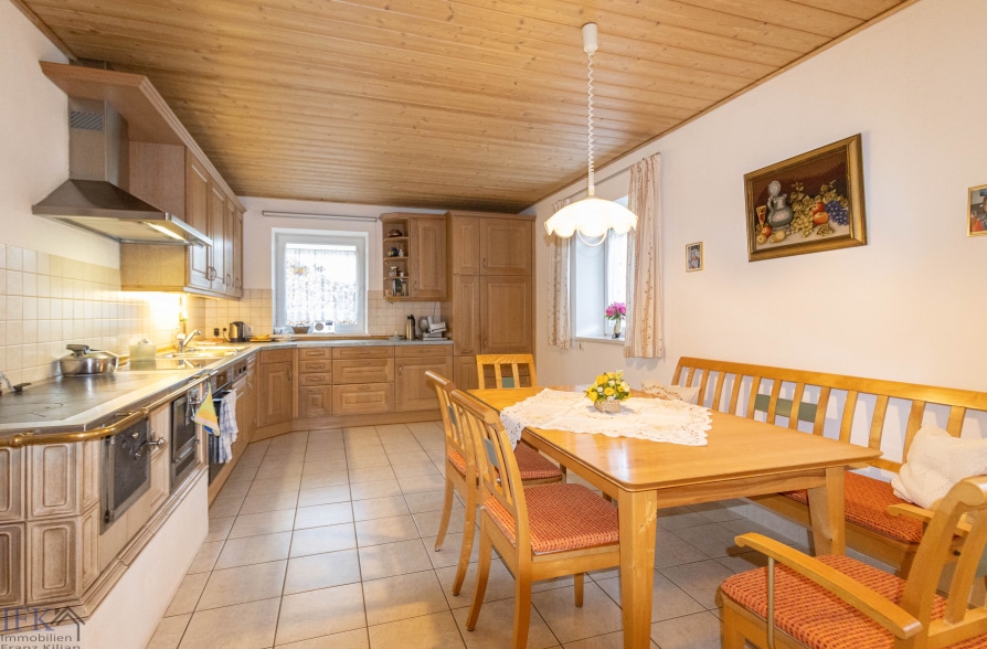 Hier brauchen Sie keinen TV! Zweifamilienhaus in Hohenpeißenberg mit Panoramablick!! - EG Wohnküche (38603)