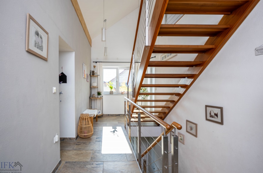 Moderne Doppelhaushälfte Dachterrasse in Peißenberg Wörth - Treppenhaus OG (43763)